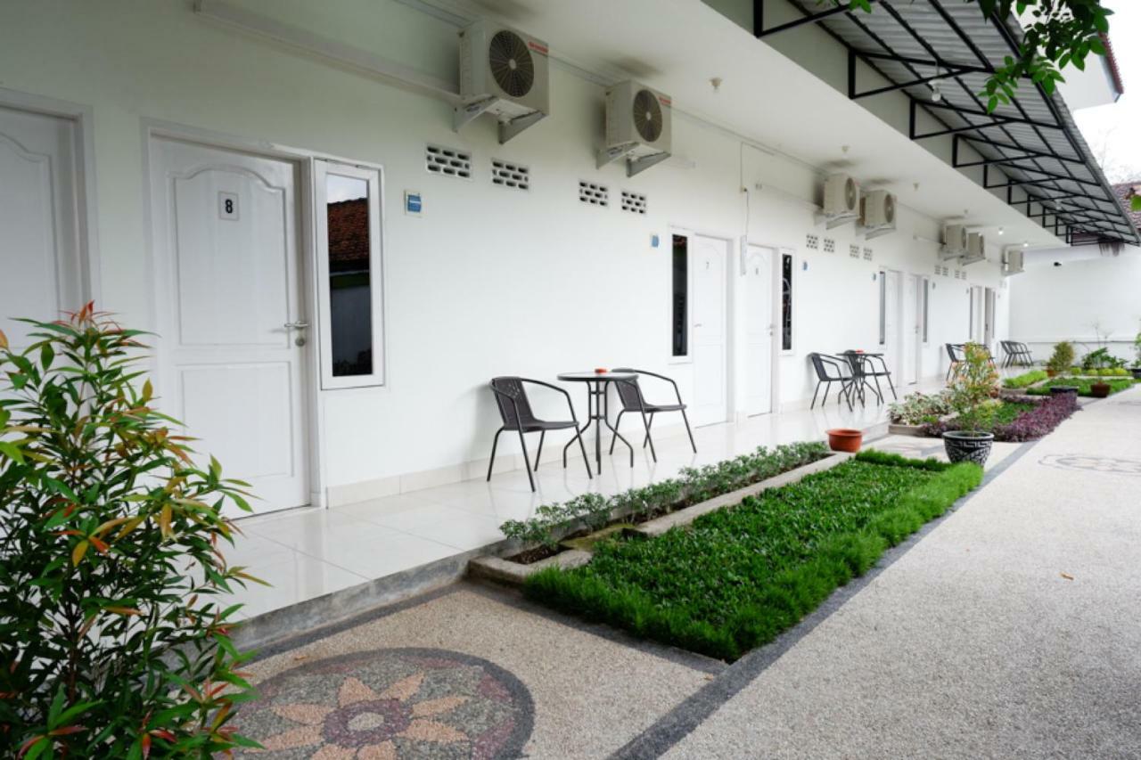 Reddoorz Near Mataram University Buitenkant foto