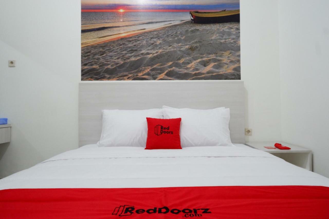 Reddoorz Near Mataram University Buitenkant foto